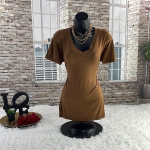 Women’s Sloane Brown V-Neck Short Sleeve Basic T-Shirt (M) EF23